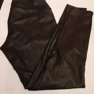 Simply Vera Faux Leather Leggings